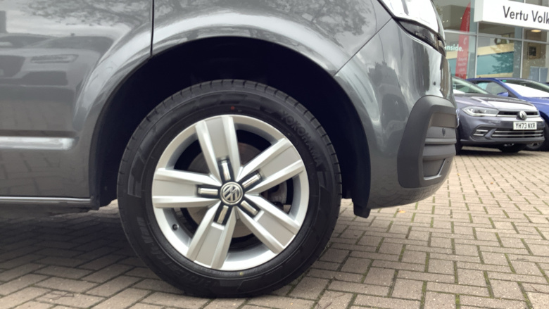 Volkswagen Transporter Shuttle T32 Swb Diesel 2.0 TDI 110PS SE Minibus